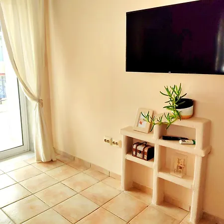 Golden Sky 1 By Daniela Apartment